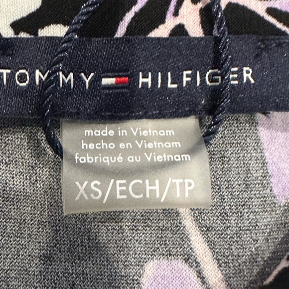 Tommy Hilfiger floral blouse. NWT. - Picture 5 of 6